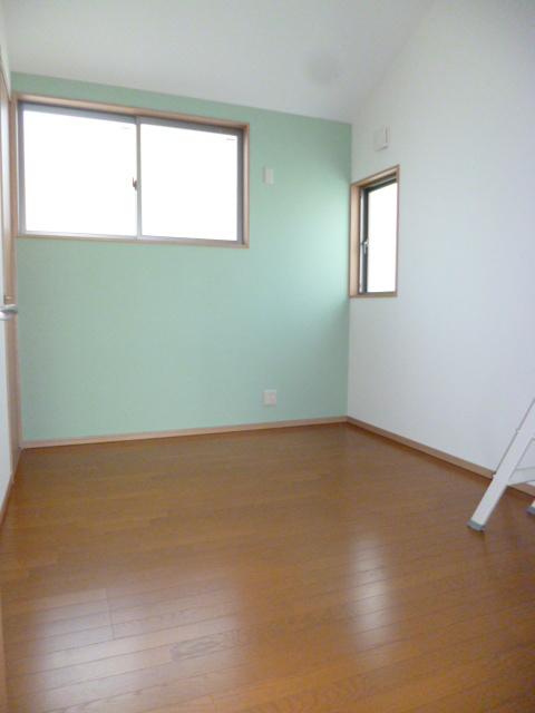 Non-living room. Indoor (12 May 2013) Shooting