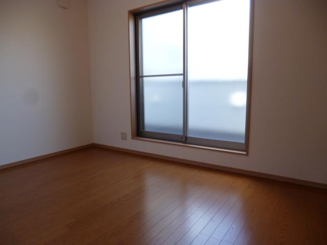 Non-living room. Indoor (12 May 2013) Shooting