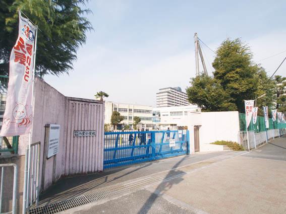 Primary school. Yakumo 600m up to elementary school