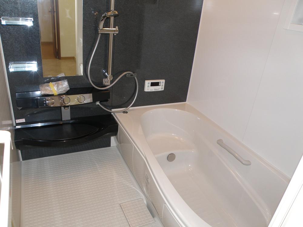 Bathroom. Handrail spacious size of the tub bar with. With additional heating function. 