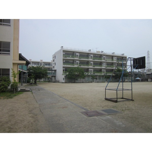Primary school. Moriguchi City Kaji up to elementary school (elementary school) 273m