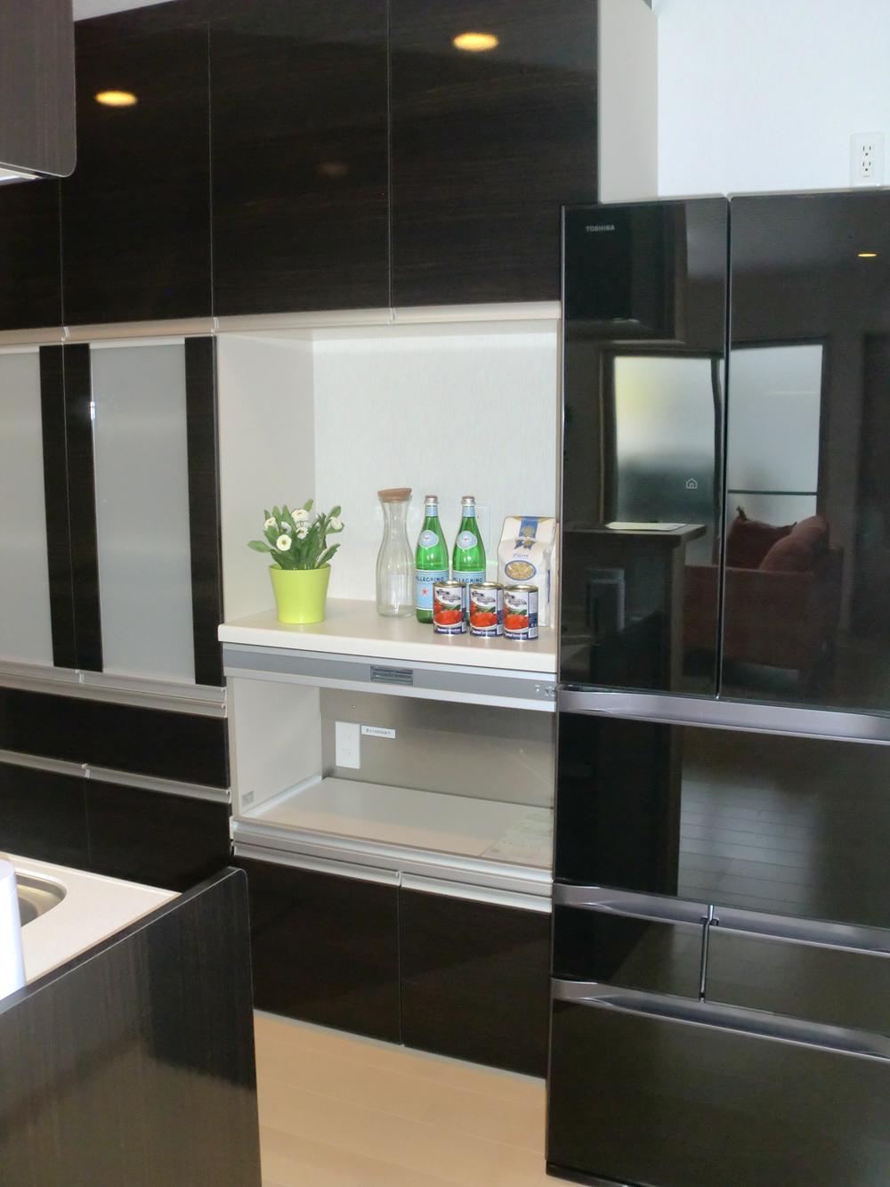 Kitchen. Cup is a board!