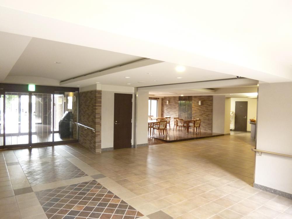 Entrance. Common areas