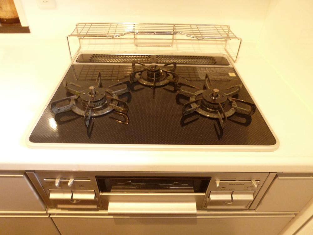 Kitchen. Indoor (11 May 2013) Shooting