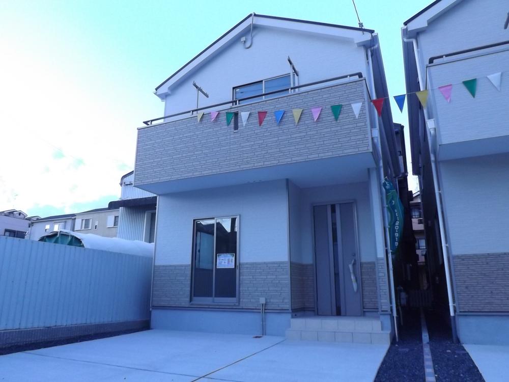 Local appearance photo. Local photos (appearance) all 4 House ・ 4 Gochi facing south! Parking 2 cars!