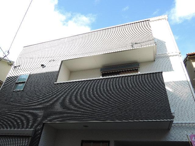 Local appearance photo. Local (12 May 2013) Shooting