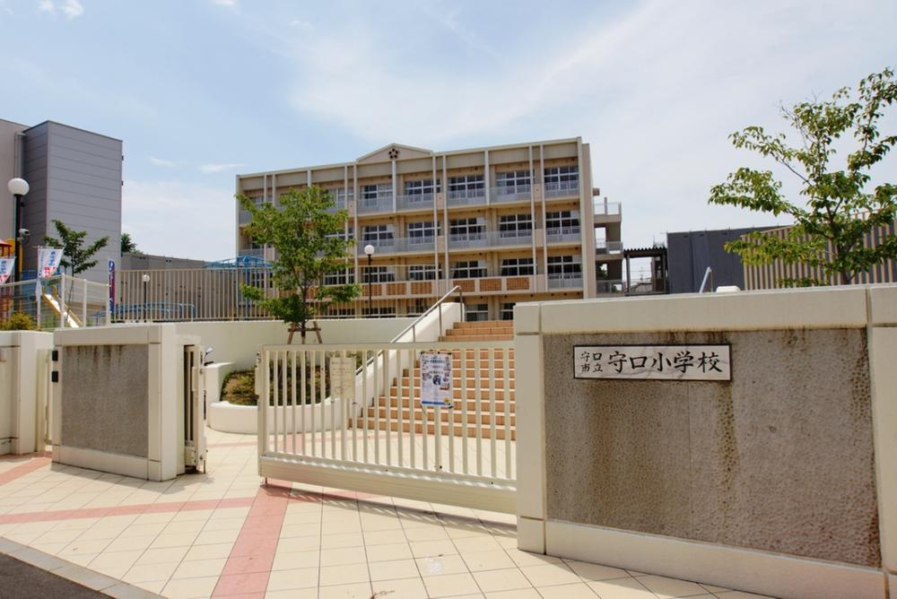Primary school. Moriguchi stand Moriguchi until elementary school 440m