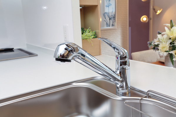 Kitchen.  [Water purification function hand shower faucet] Equipped with a water purification function to the faucet can be drawn hose. It is possible to switch to clean water in the lever (same specifications)