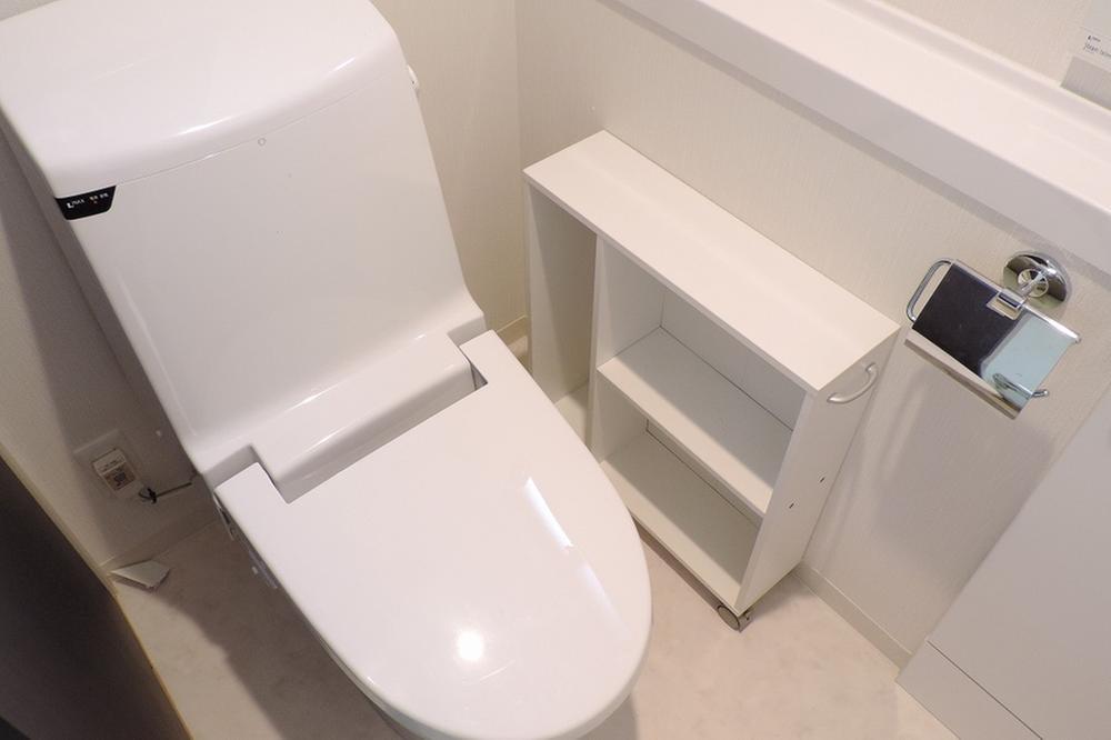 Toilet. Washlet toilet!