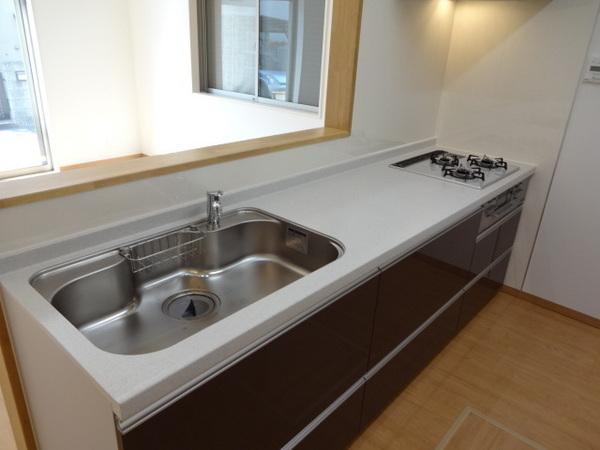 Kitchen. It is perfect for child-rearing households because it aligned with the K-12 within a 10-minute walk to the ☆