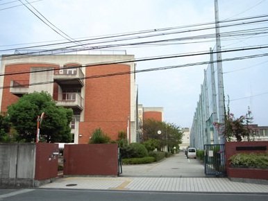 high school ・ College. Osaka Prefectural Moriguchi East High School (High School ・ NCT) to 1593m