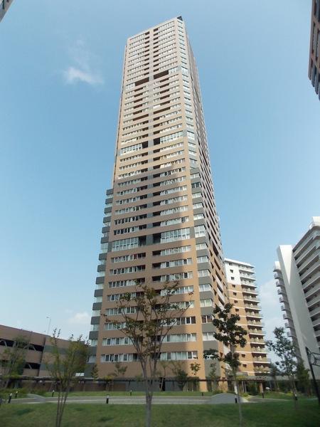 Local appearance photo. Tower Mansion