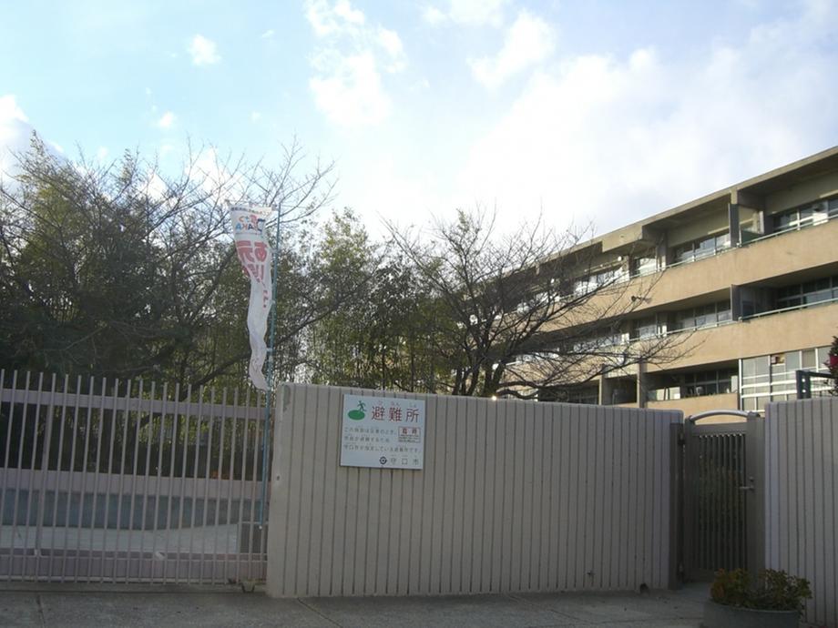 Junior high school. Moriguchi until Municipal Okubo Junior High School 567m