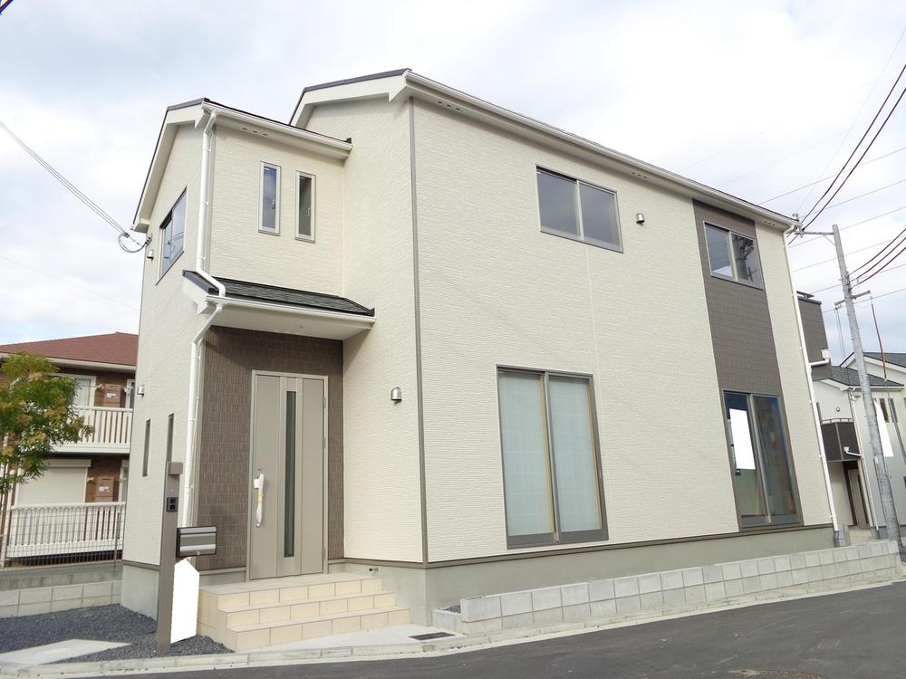 Local appearance photo. No. 1 destination