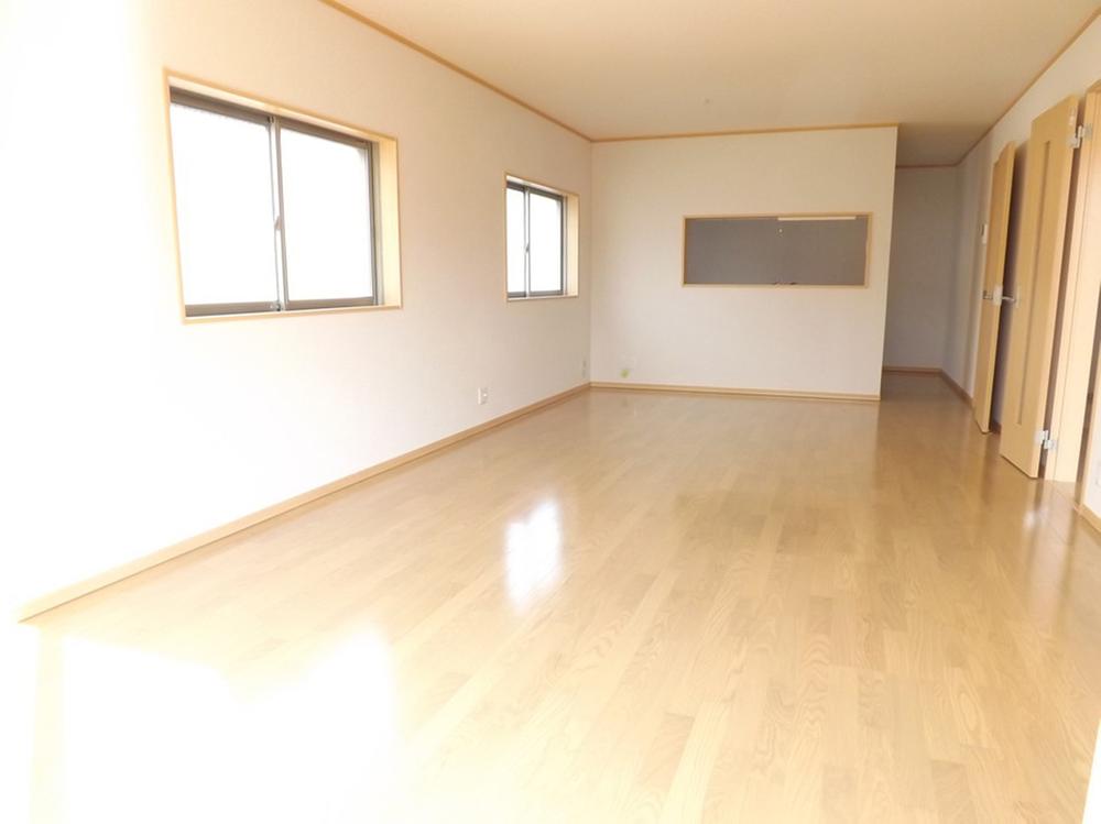 Same specifications photos (living). Same specifications photos (living) Spacious 16 Pledge of bright living room!