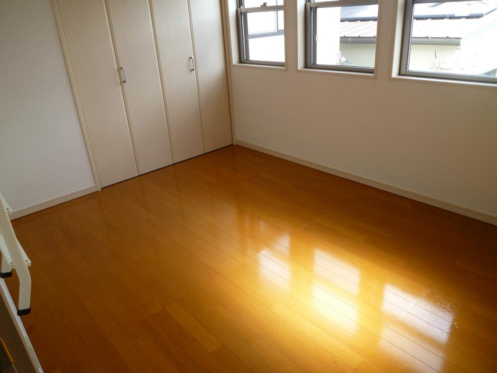 Non-living room. Flooring also Pikkapika