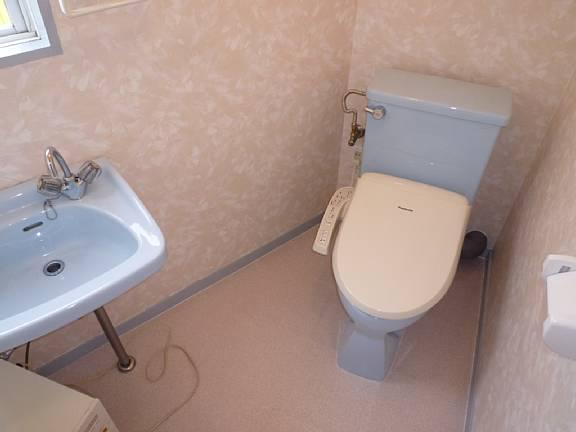 Toilet. It is the third floor of the toilet!