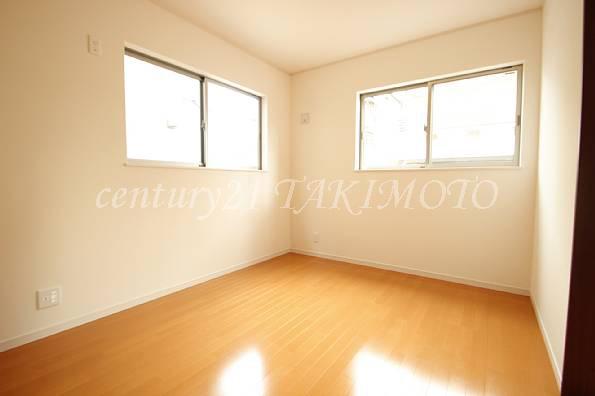 Non-living room. Bright two-plane daylight Western-style