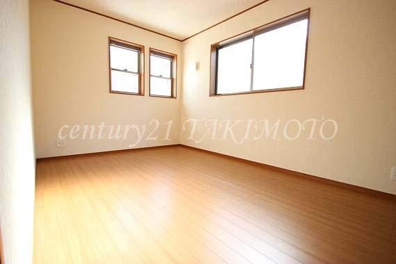 Same specifications photos (Other introspection). All room two-sided lighting!