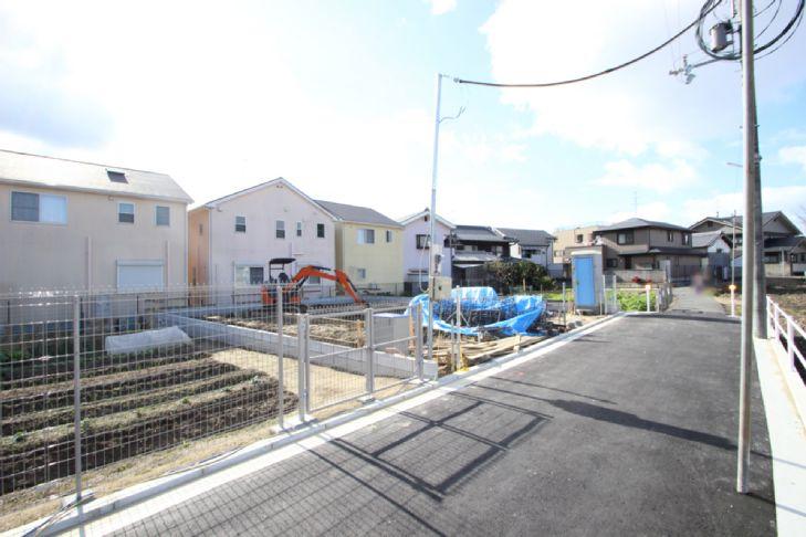 Local photos, including front road. There is a sense of relief because there is no building on the front of the property!