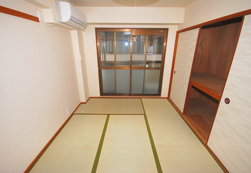 Other room space. Japanese-style room 6 quires