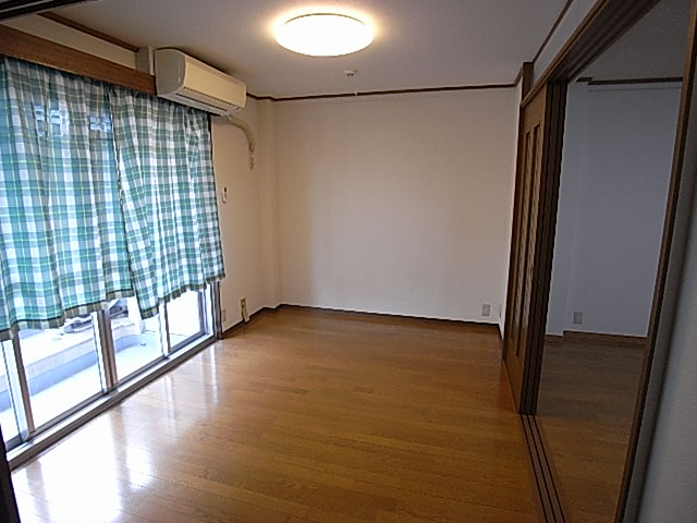 Other room space. Western style room