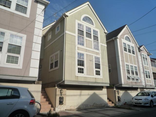 Local appearance photo. 2002 architecture, With a large garage