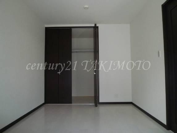 Non-living room. It requires no chest of drawers in all rooms with storage