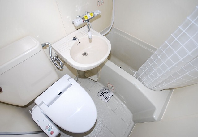 Bath. Toilet