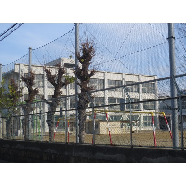 Primary school. Neyagawa Tatsuhigashi to elementary school (elementary school) 566m