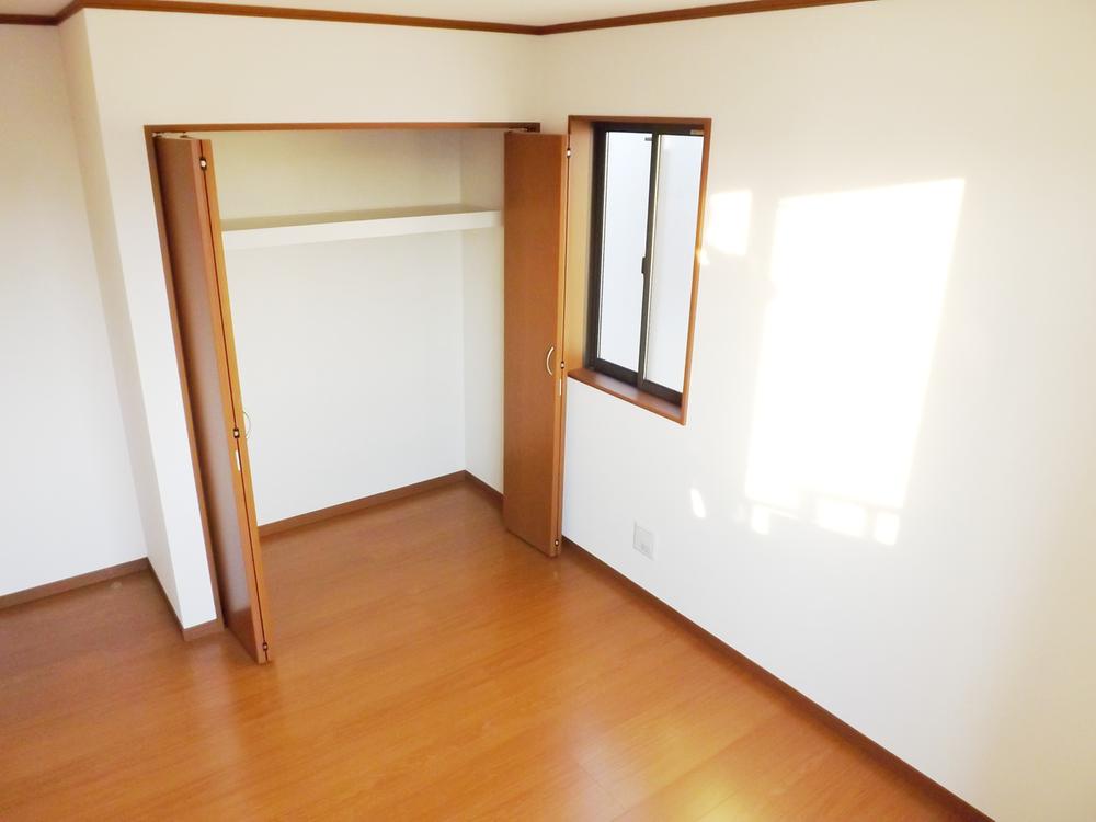 Non-living room. Local photos (Western-style)