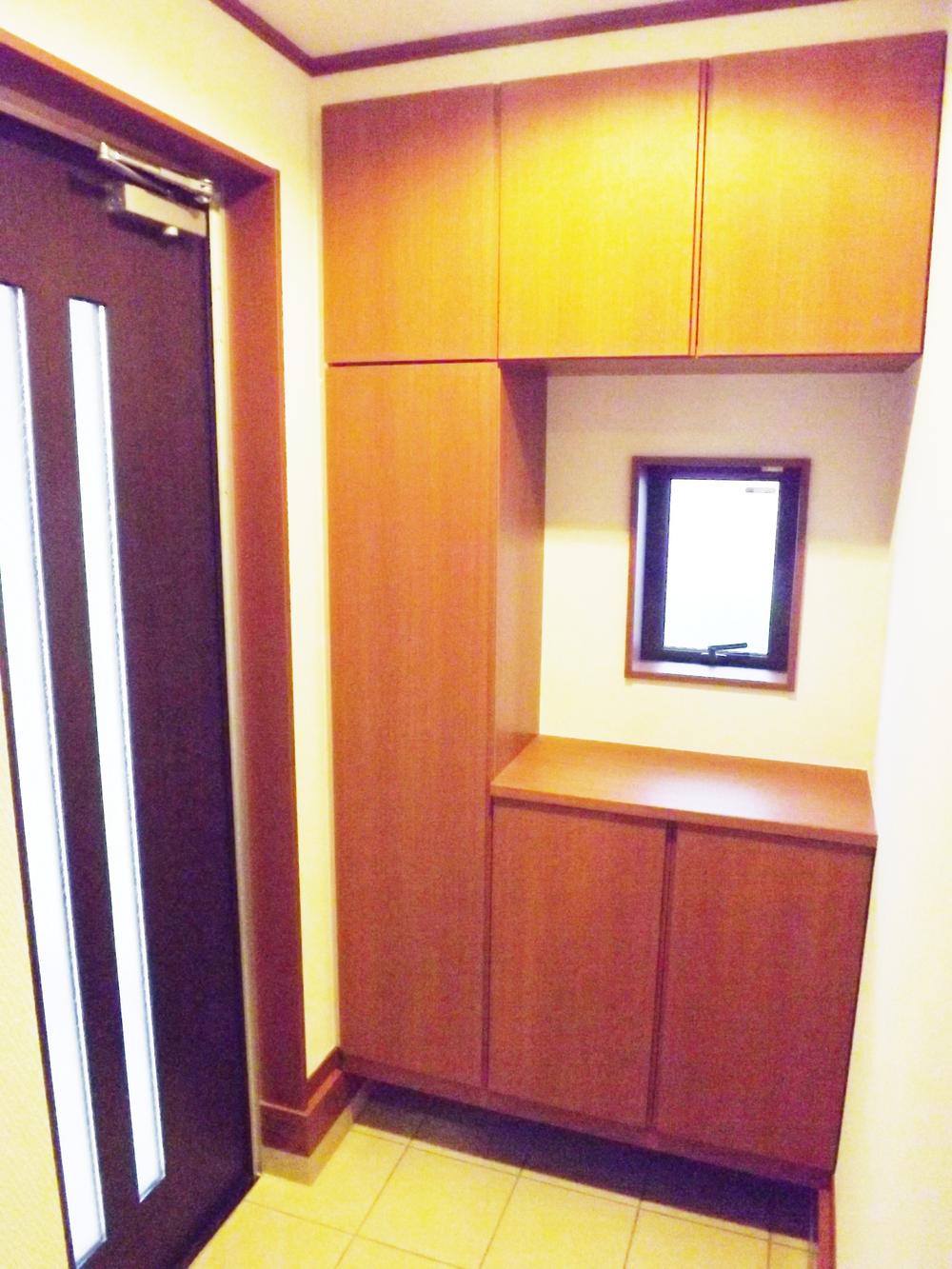 Other introspection. Local photos (entrance)