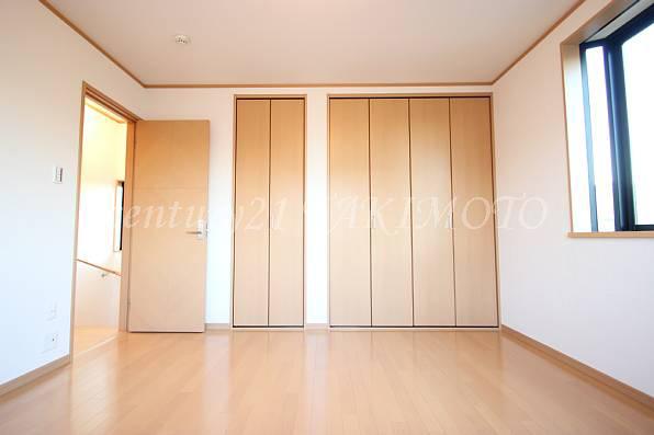 Same specifications photos (Other introspection). With a large storage