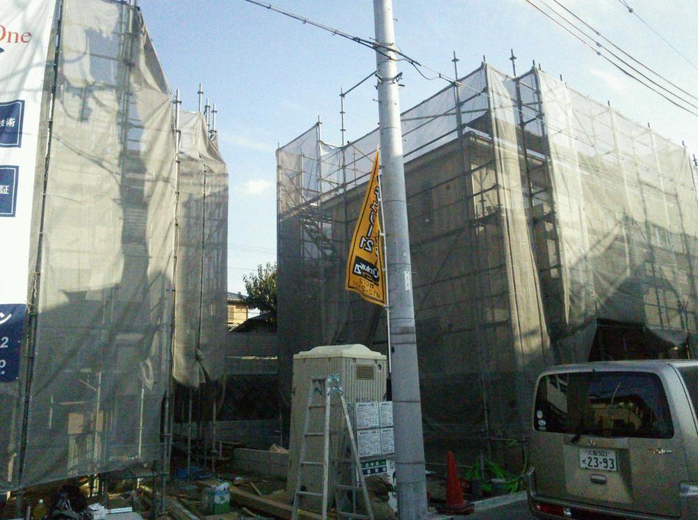 Local photos, including front road. Local (11 May 2013) Shooting