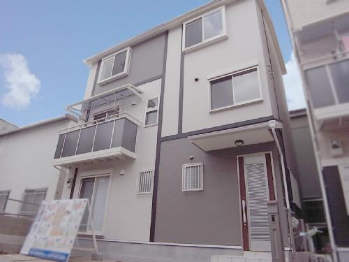 Same specifications photos (appearance). Appearance that there is a presence to simple