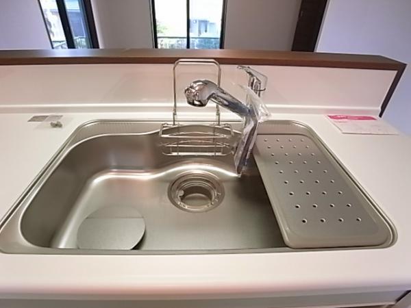 Other Equipment. Washing a breeze in the spacious sink