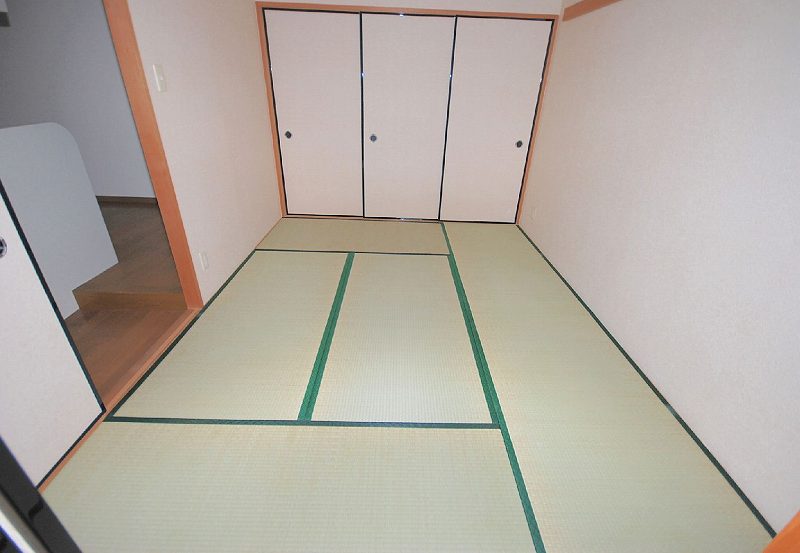 Living and room. Japanese-style room 6 quires