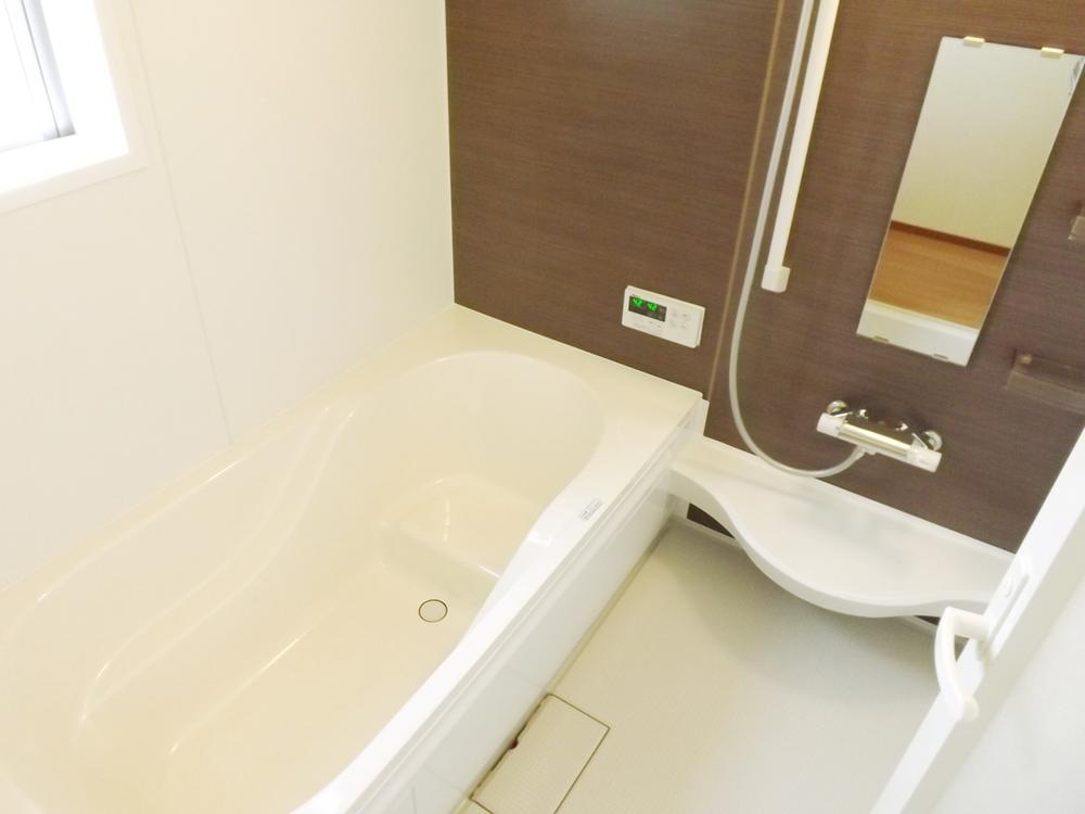 Bathroom. Local photo (bathroom) Bathroom heating dryer! Warm bath!