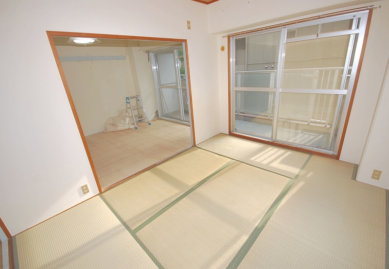Living and room. Japanese-style room 6 quires