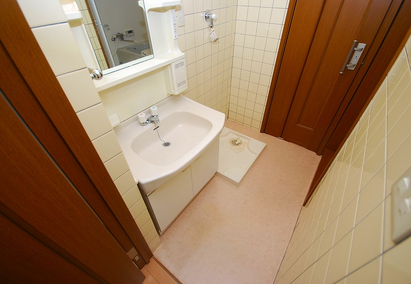 Washroom. Washroom