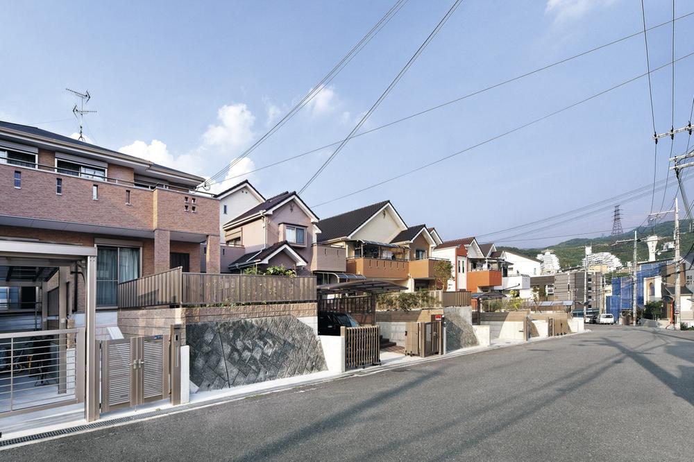 Sale already cityscape photo. Birth to a 5-minute walk total 50 units of coherent town from "Higashineyagawa" station! Green, peaceful living environment Sale already the city average (July 2012) shooting