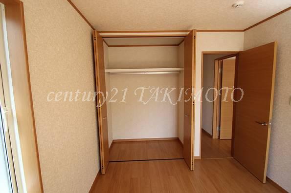 Receipt. With hanger pipe storage is equipped with all rooms