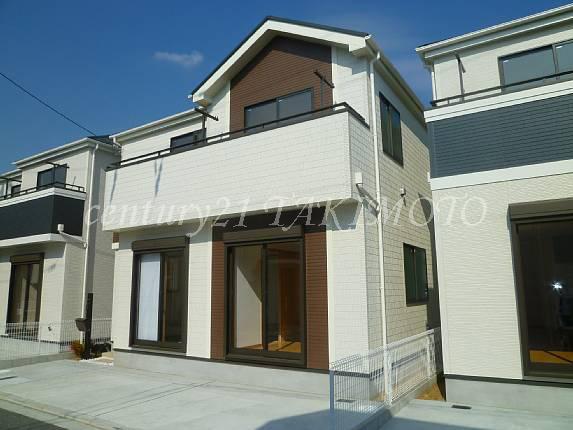 Local appearance photo. Use a strong siding to the dirt on the outer wall!