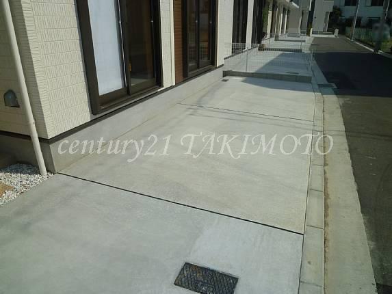 Parking lot. Parking spaces are comfortably parked car!