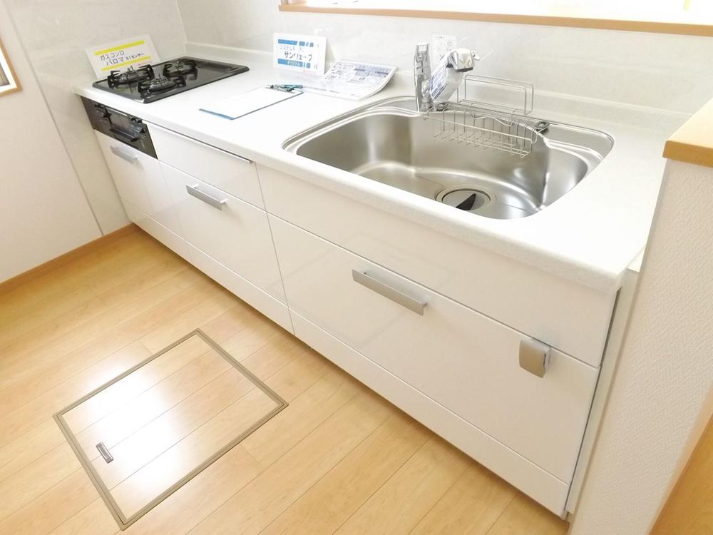 Same specifications photo (kitchen). Same specifications photo (kitchen) Slide storage! Water purifier with shower!