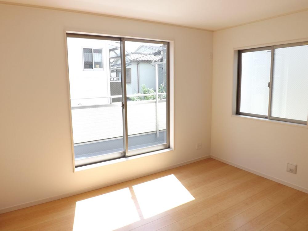 Same specifications photos (Other introspection). Same specifications photos (Western-style)