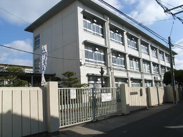 Junior high school. Neyagawa 703m to stand fourth junior high school