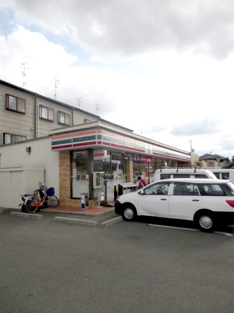 Convenience store. Seven-Eleven Neyagawa medium Kanda Machiten up (convenience store) 448m