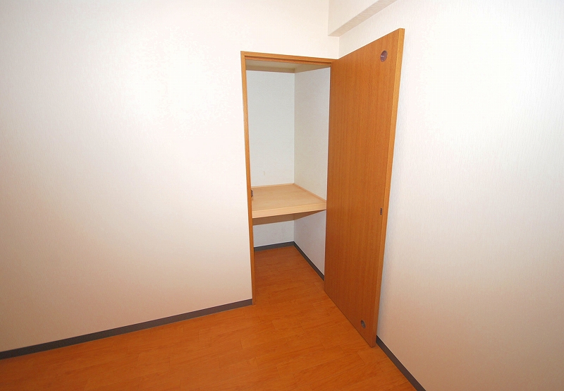 Other room space. Western style room
