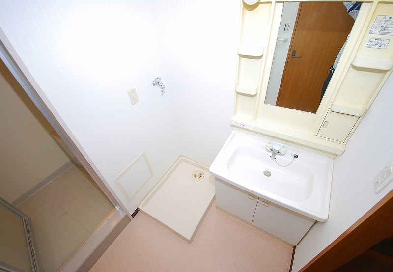 Washroom. Washroom